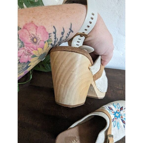 Toms Elisa Canvas Embroidered Wooden Heeled Clog Shoes - Size 9.5 - Picture 9 of 11